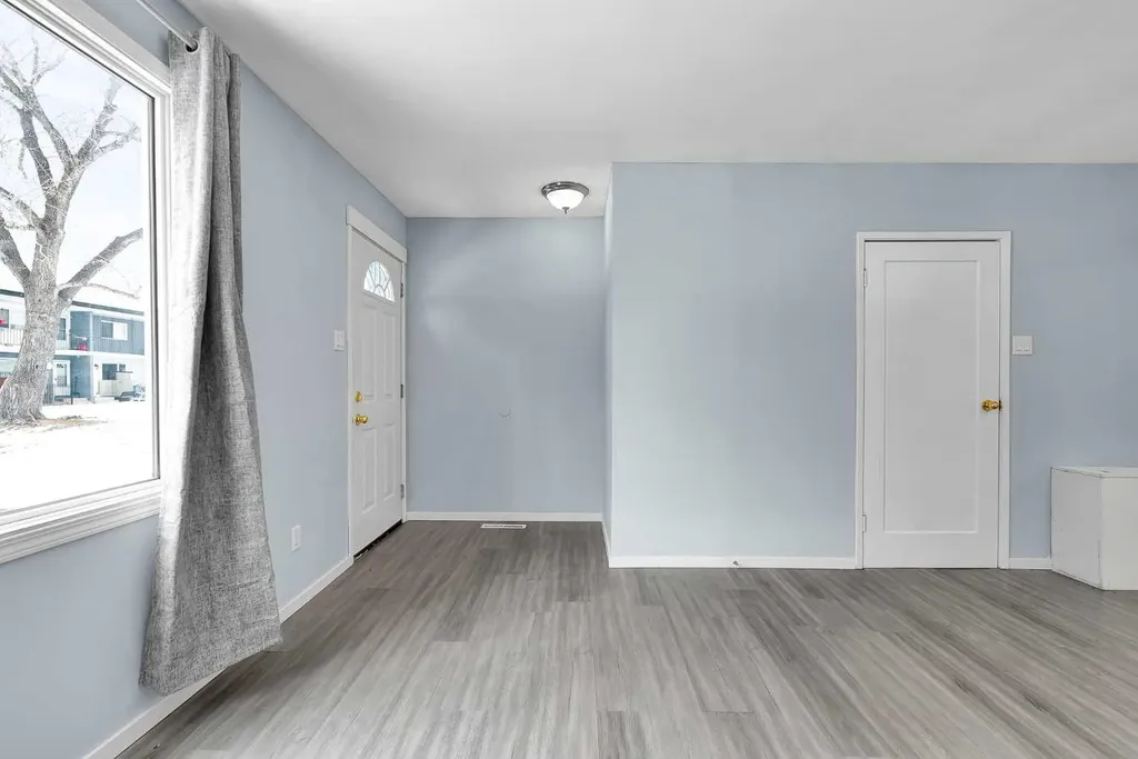 2211 19 Street NE Calgary AB T2E4Y5
