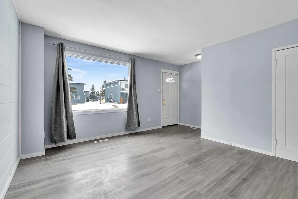 2211 19 Street NE Calgary AB T2E4Y5