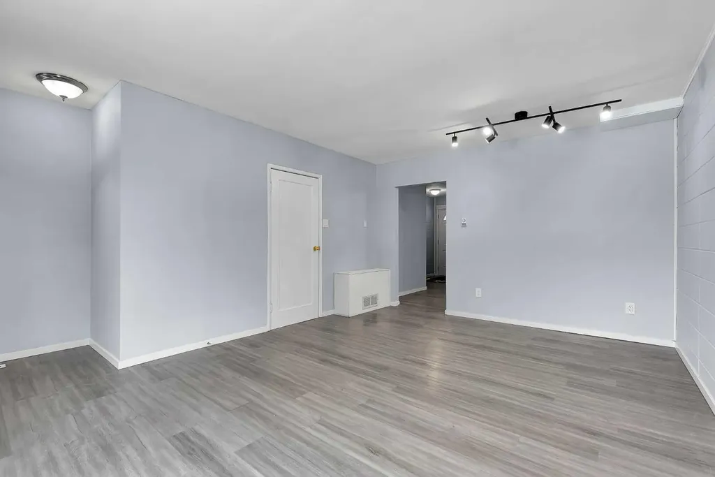 2211 19 Street NE Calgary AB T2E4Y5