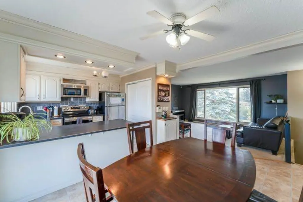 25 Park Place Drumheller AB T0J0Y1