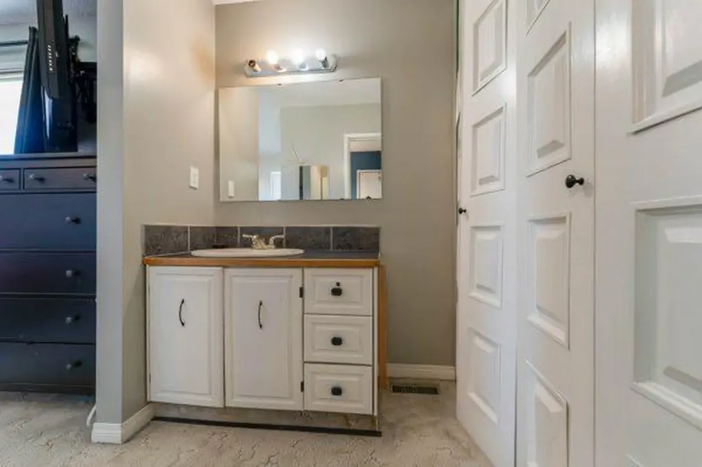 25 Park Place Drumheller AB T0J0Y1