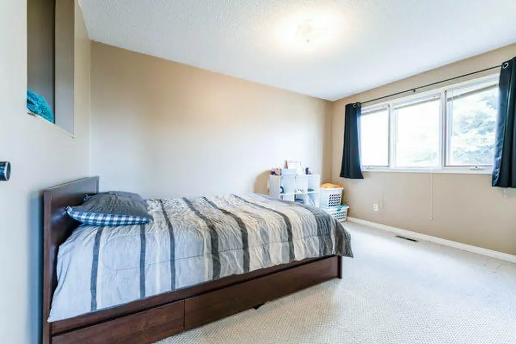 25 Park Place Drumheller AB T0J0Y1