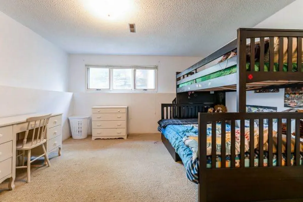 25 Park Place Drumheller AB T0J0Y1
