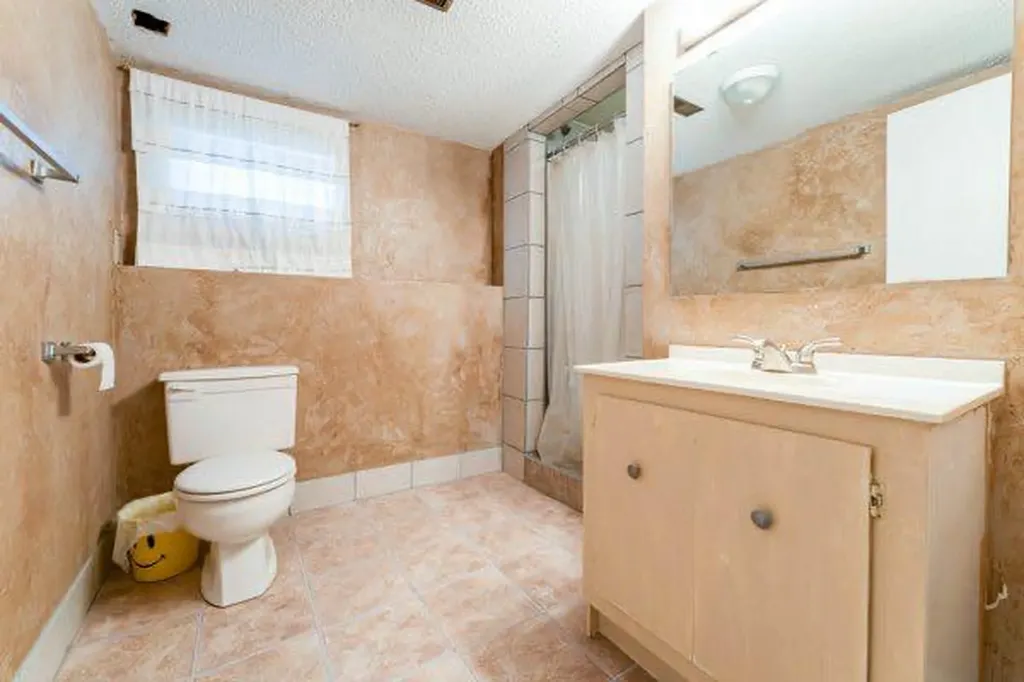 25 Park Place Drumheller AB T0J0Y1