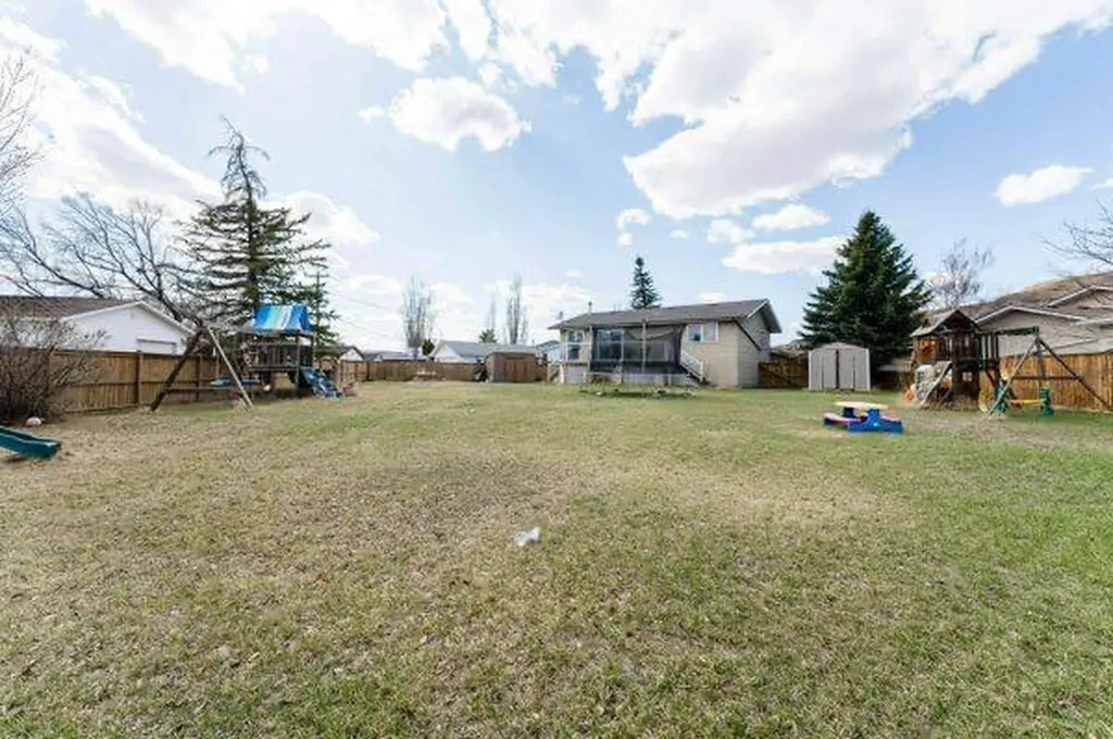 25 Park Place Drumheller AB T0J0Y1