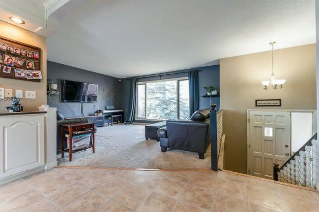 25 Park Place Drumheller AB T0J0Y1