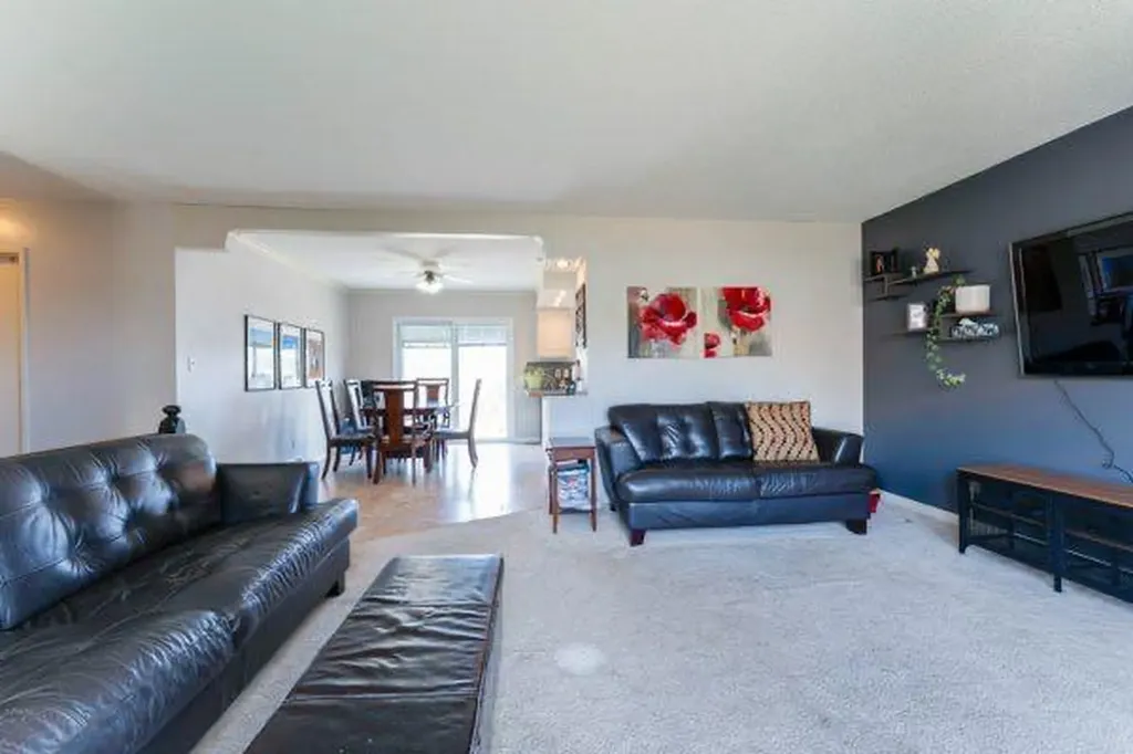 25 Park Place Drumheller AB T0J0Y1