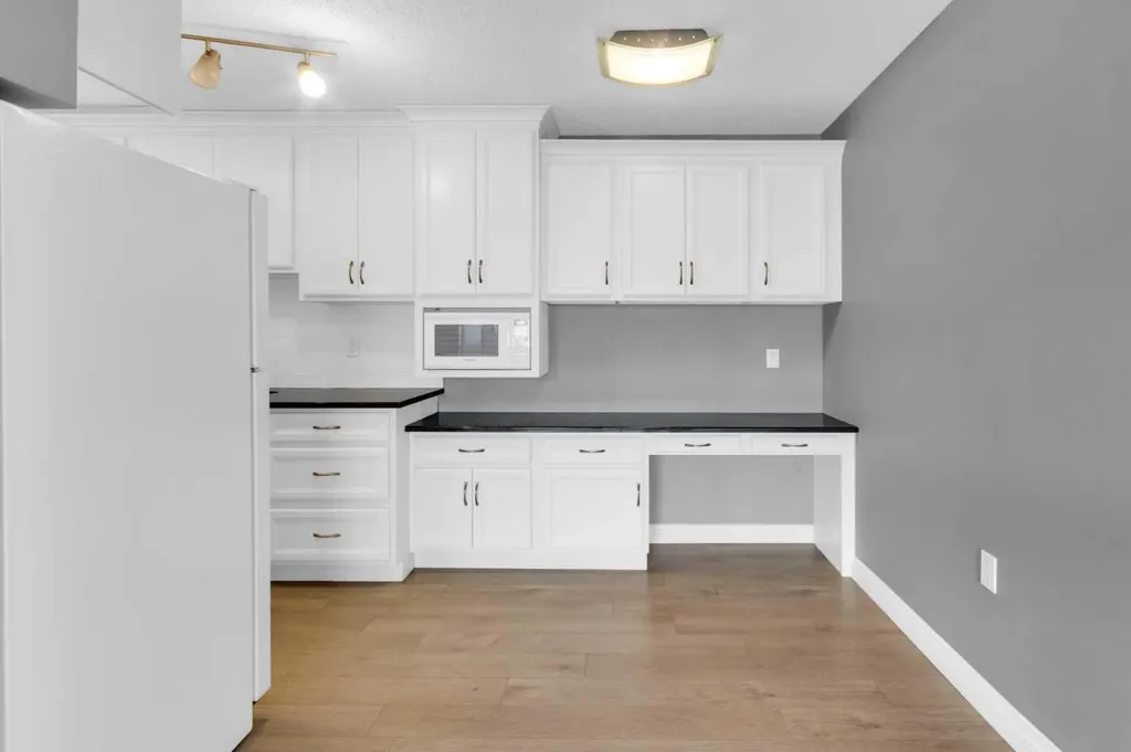 1602 11 Avenue SW Calgary AB T3C 0N2