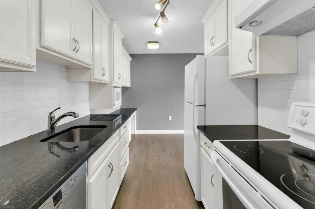 1602 11 Avenue SW Calgary AB T3C 0N2
