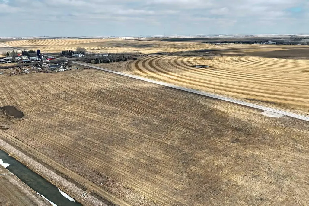 235082 Range Road 243 Strathmore AB T1P 2C9