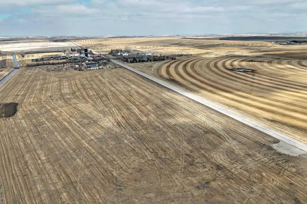 235082 Range Road 243 Strathmore AB T1P 2C9