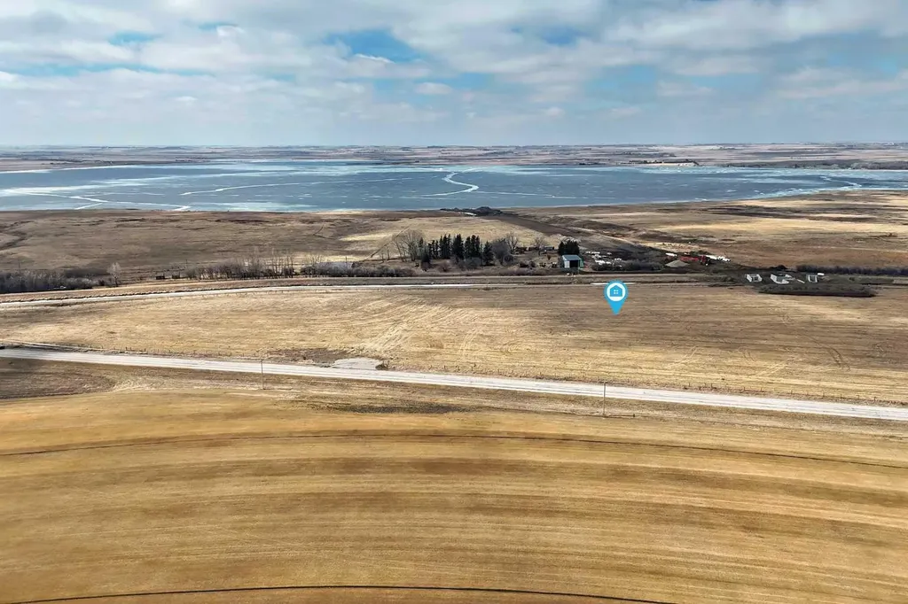 235082 Range Road 243 Strathmore AB T1P 2C9