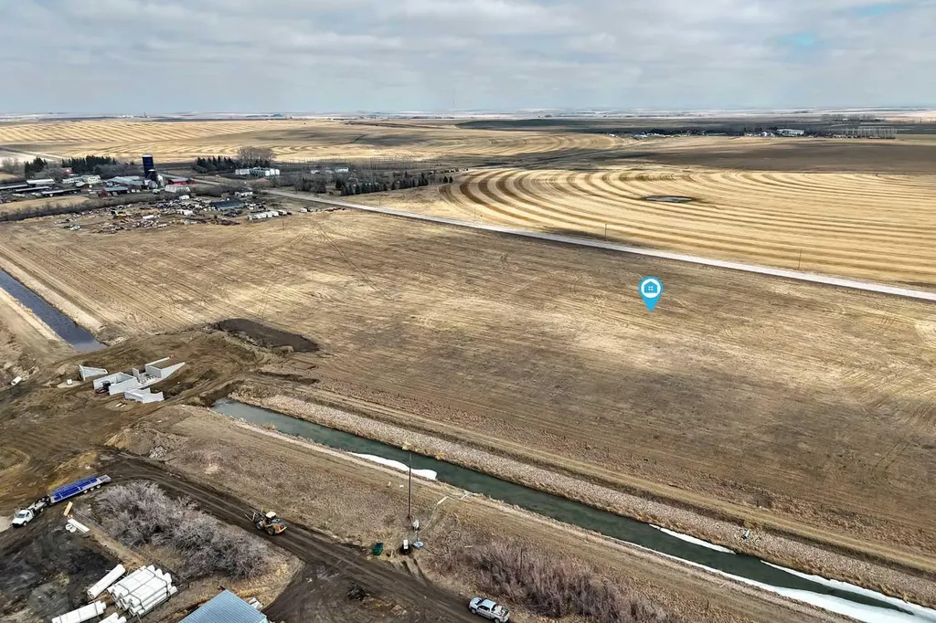 235082 Range Road 243 Strathmore AB T1P 2C9