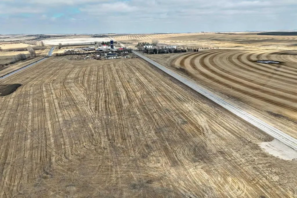 235082 Range Road 243 Strathmore AB T1P 2C9