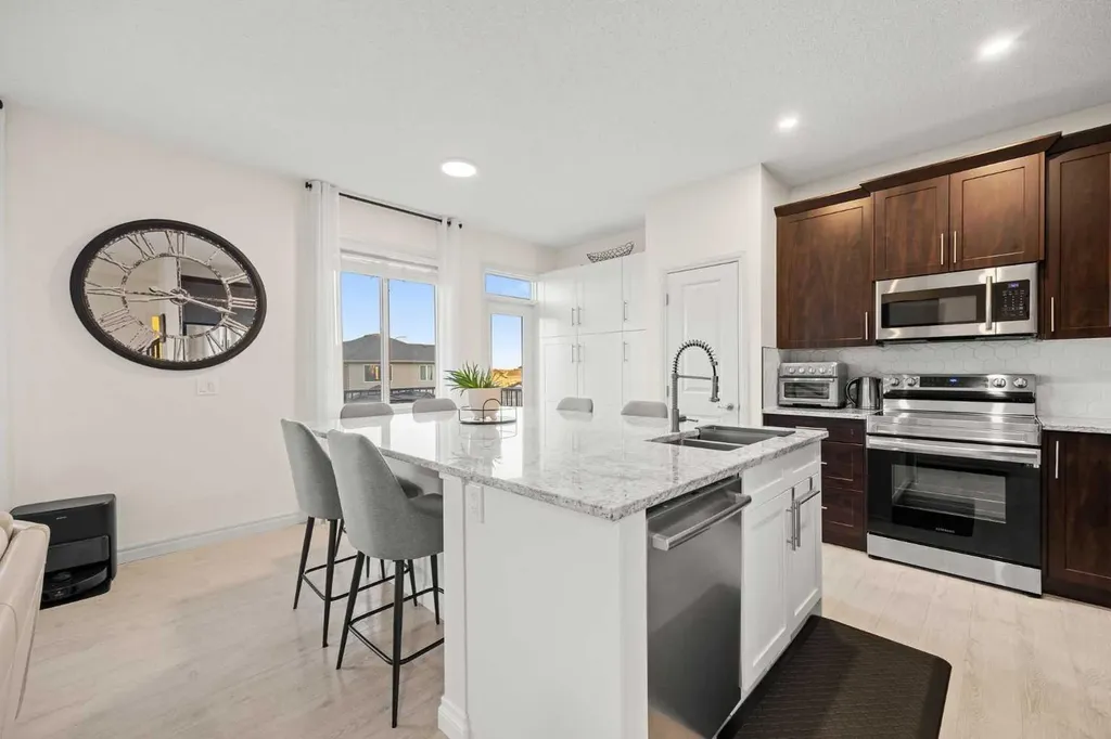 184 Cimarron Vista Way Okotoks AB T1S 0K3