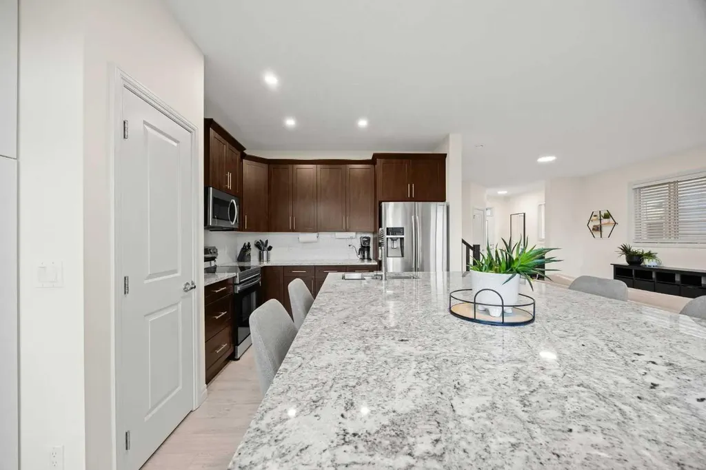 184 Cimarron Vista Way Okotoks AB T1S 0K3