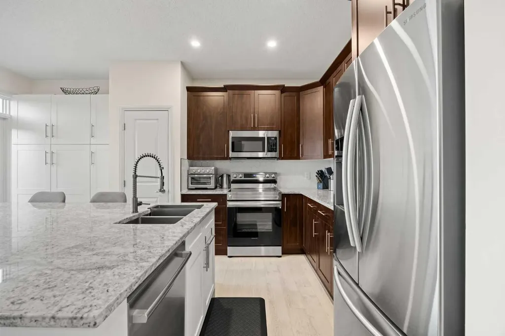 184 Cimarron Vista Way Okotoks AB T1S 0K3