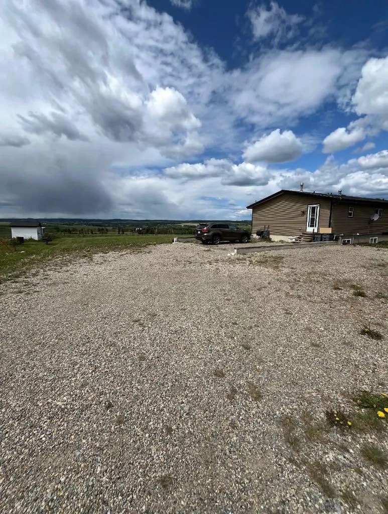 4142 Township Road 290 Rural Mountain View County AB T0M1L0