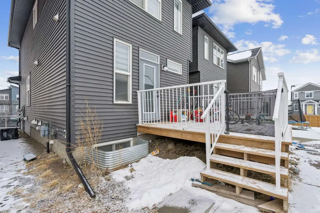 249 Aquila Drive NW Calgary AB T3R 1Y6