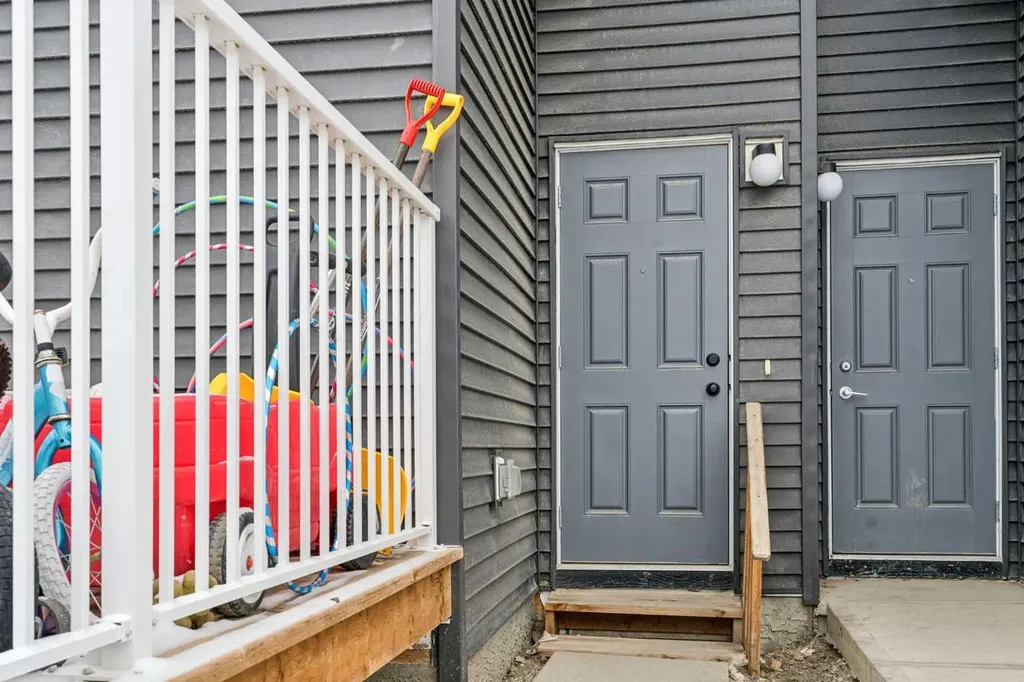 249 Aquila Drive NW Calgary AB T3R 1Y6