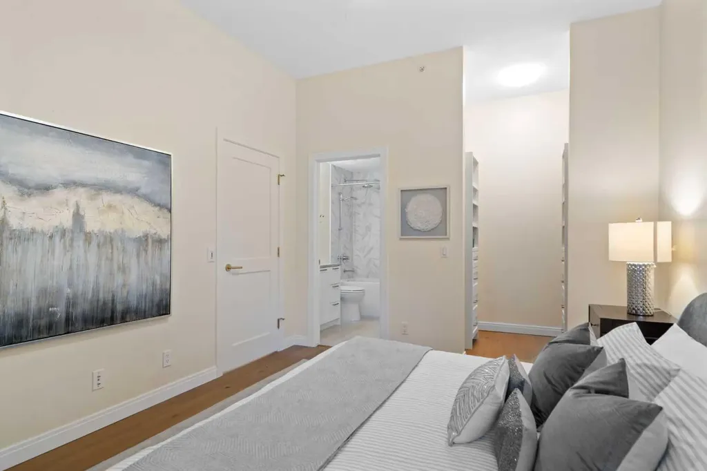 881 15 Avenue SW Calgary AB T2R 1R8