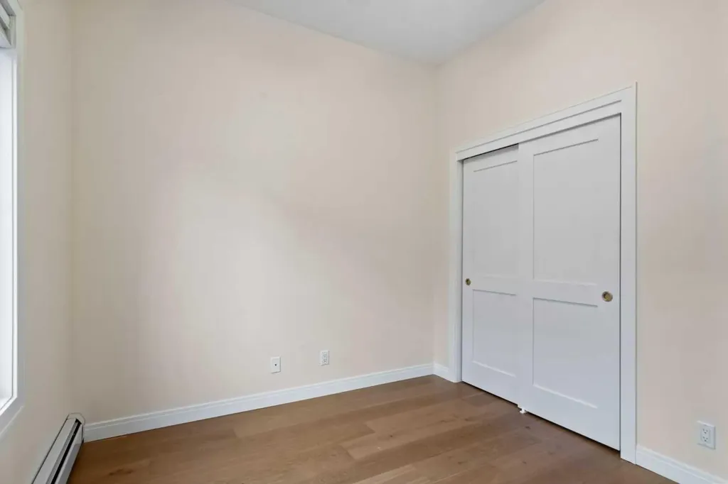 881 15 Avenue SW Calgary AB T2R 1R8