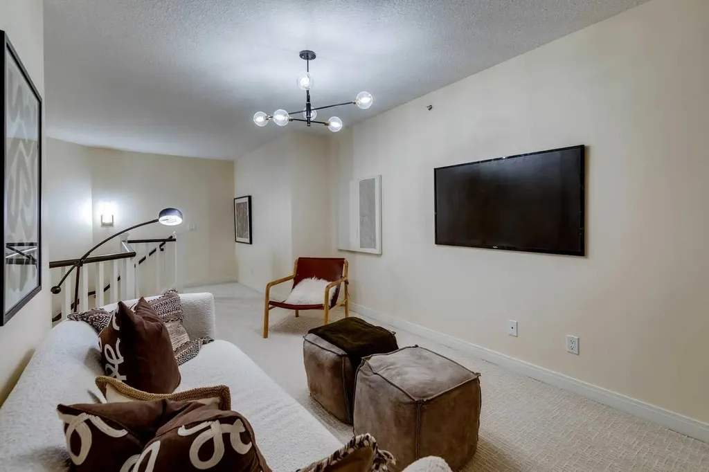 881 15 Avenue SW Calgary AB T2R 1R8
