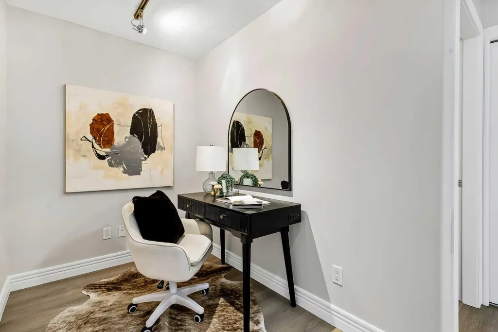 55 Spruce Place SW Calgary AB T3C 3X5