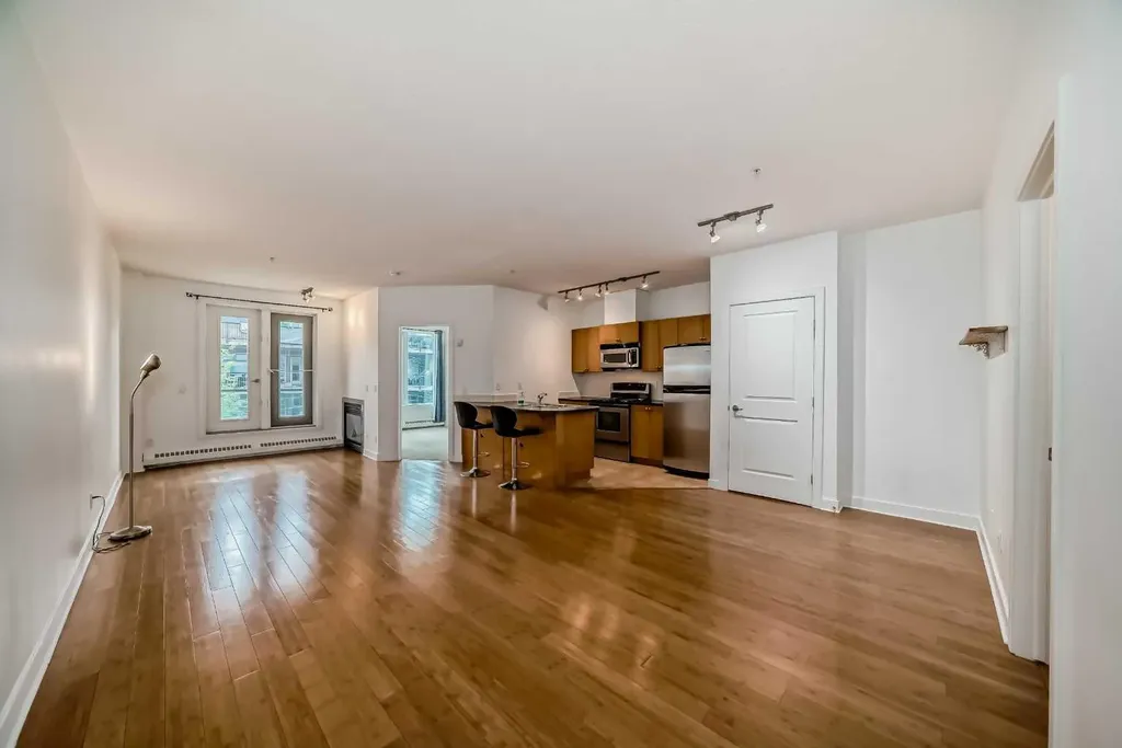 328 21 Avenue SW Calgary AB T2R 0E2