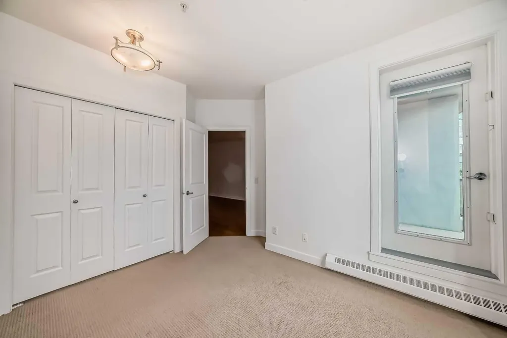 328 21 Avenue SW Calgary AB T2R 0E2