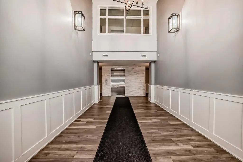 328 21 Avenue SW Calgary AB T2R 0E2