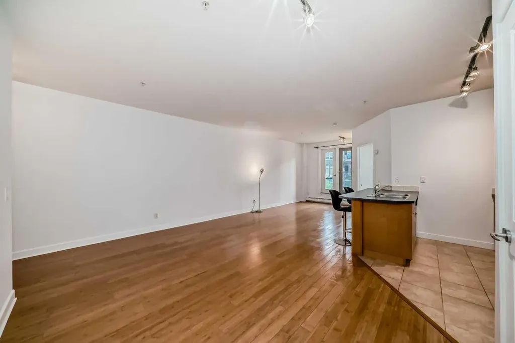 328 21 Avenue SW Calgary AB T2R 0E2