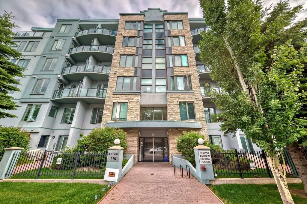 328 21 Avenue SW Calgary AB T2R 0E2