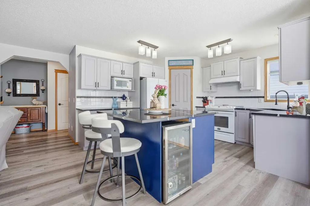 167 Fairways Drive NW Airdrie AB T4B 2R8