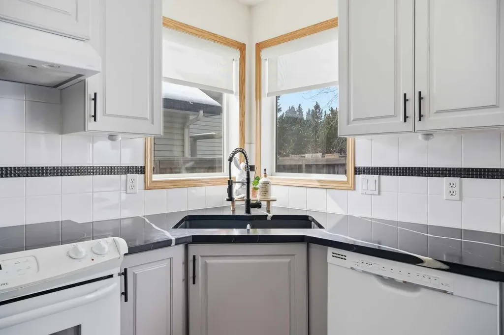 167 Fairways Drive NW Airdrie AB T4B 2R8