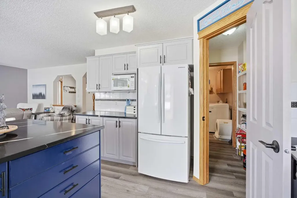 167 Fairways Drive NW Airdrie AB T4B 2R8
