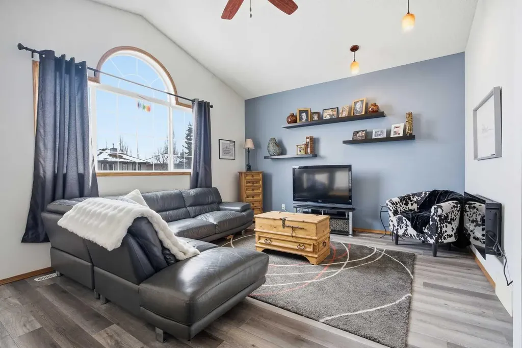 167 Fairways Drive NW Airdrie AB T4B 2R8
