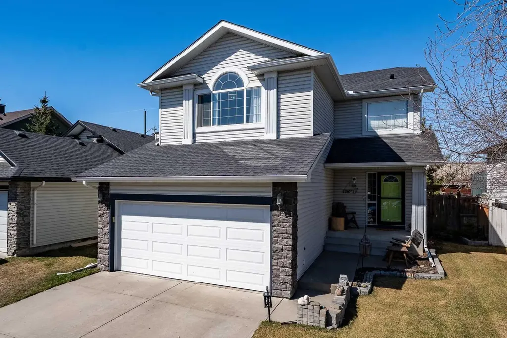 167 Fairways Drive NW Airdrie AB T4B 2R8