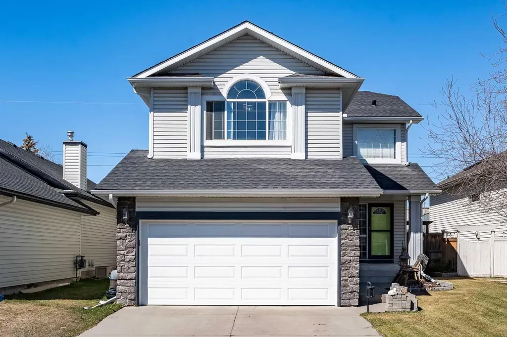 167 Fairways Drive NW Airdrie AB T4B 2R8