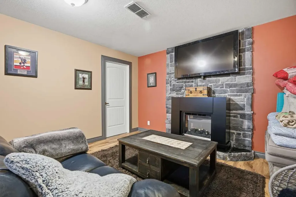 167 Fairways Drive NW Airdrie AB T4B 2R8