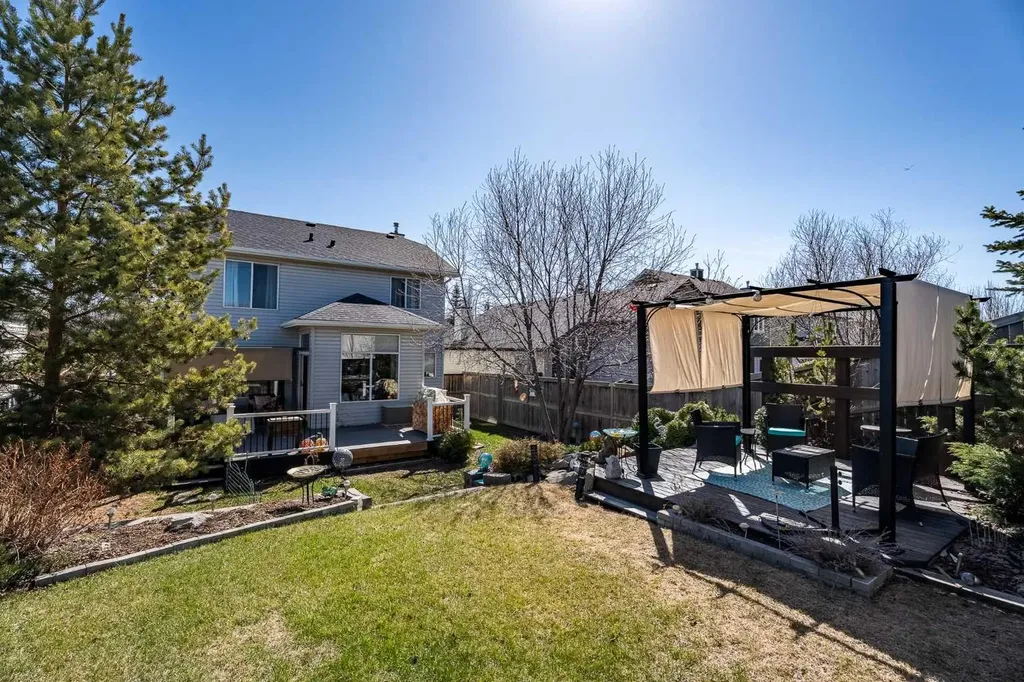 167 Fairways Drive NW Airdrie AB T4B 2R8