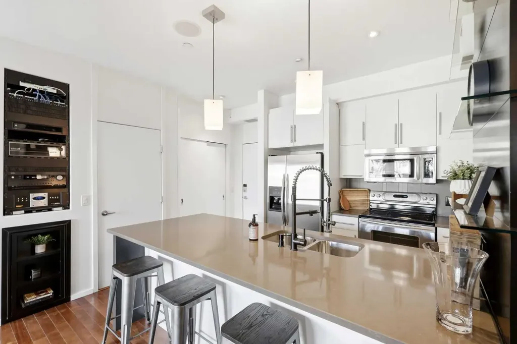 414 Meredith Road NE Calgary AB T2E5A6