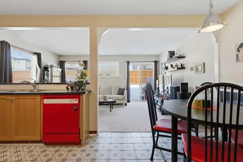 20 Covemeadow Manor NE Calgary AB T3K 6G5