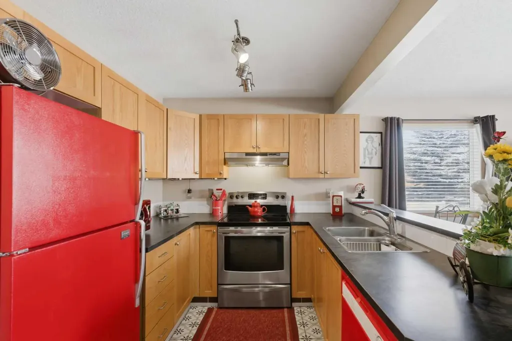20 Covemeadow Manor NE Calgary AB T3K 6G5
