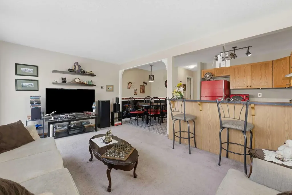 20 Covemeadow Manor NE Calgary AB T3K 6G5