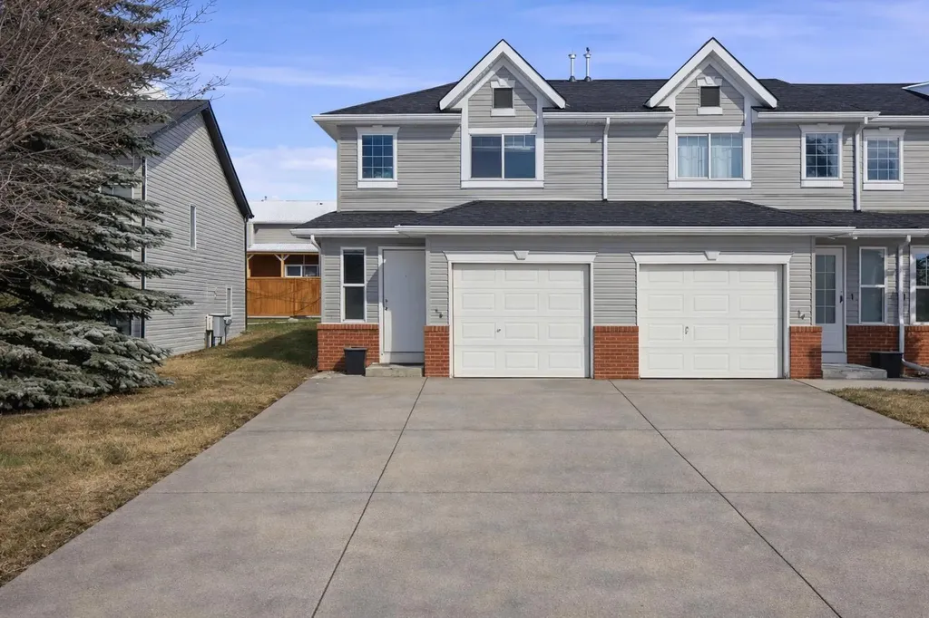 20 Covemeadow Manor NE Calgary AB T3K 6G5