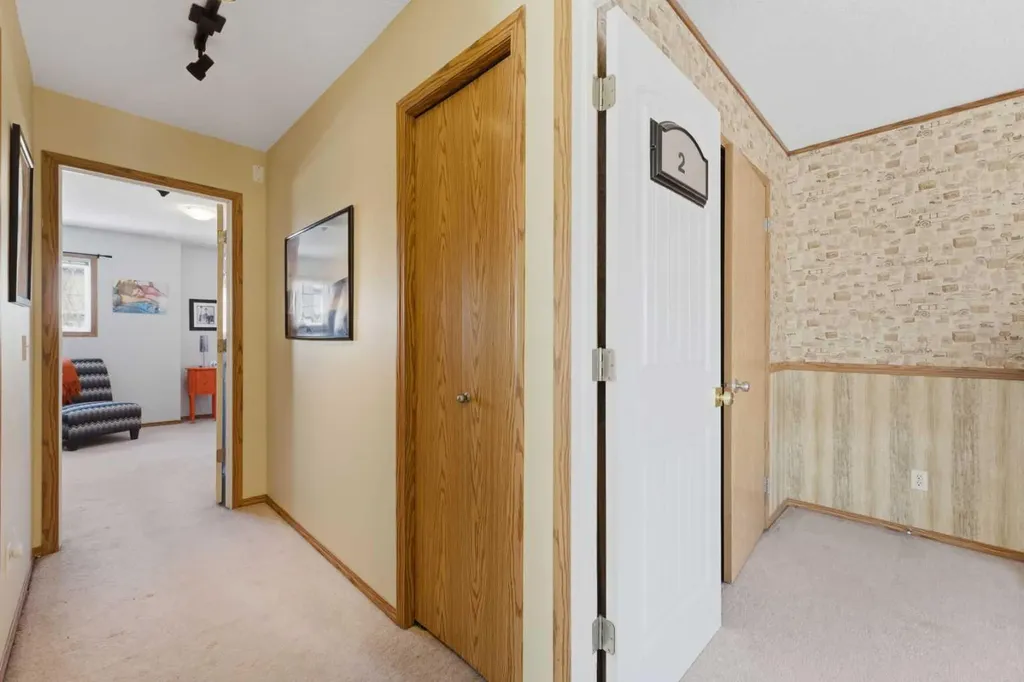 20 Covemeadow Manor NE Calgary AB T3K 6G5