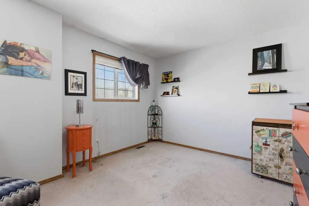 20 Covemeadow Manor NE Calgary AB T3K 6G5