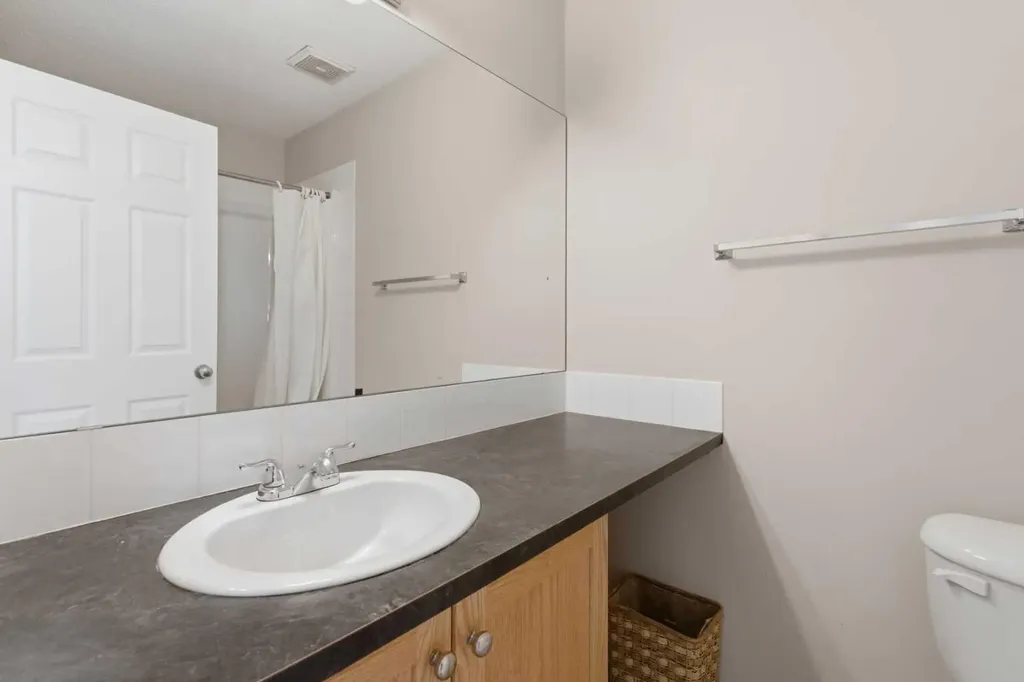 20 Covemeadow Manor NE Calgary AB T3K 6G5