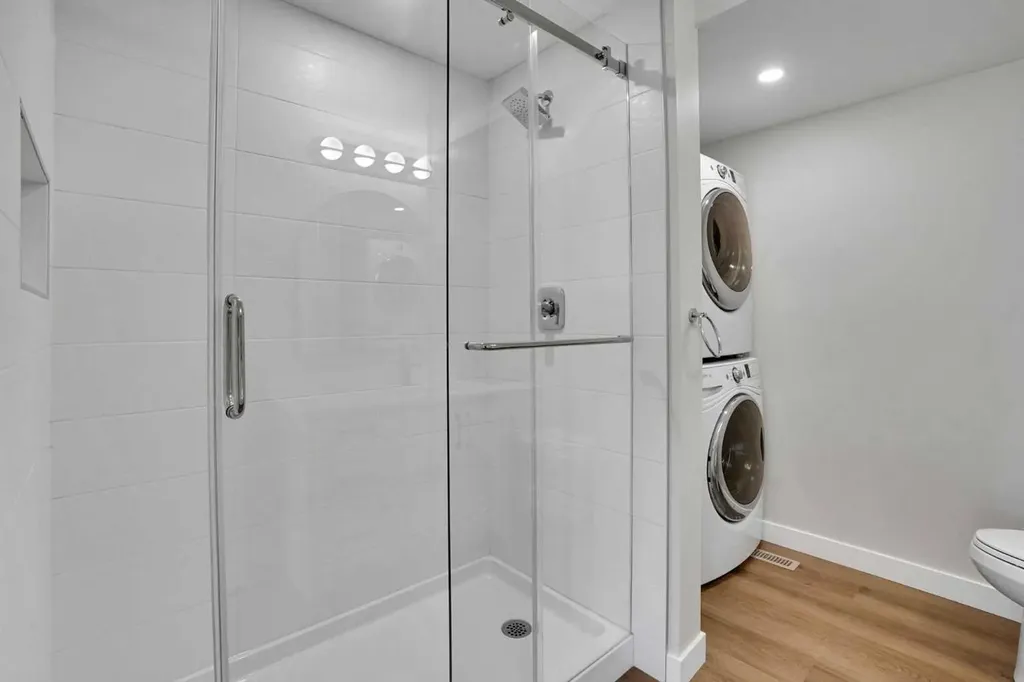 248 Madeira Place NE Calgary AB T2A 5T1